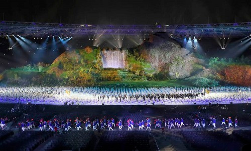Lễ khai mạc ASIAD 2018 chính thức diễn ra trên sân vận động Bung Karno, thủ đô Jakarta, Indonesia, vào lúc 19 giờ tối nay 18/8. Ảnh: AP.