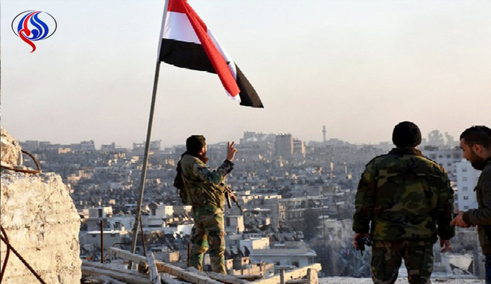 “Quân đội Syria đã tấn công các căn cứ của phiến quân HTS tại các ngôi làng al-Jisat, Tal al-Sakhar, al-Zakat, Lahaya, Albueizeh và Ma'arkabah ở Bắc Hama, qua đó tiêu diệt nhiều tay súng khủng bố và phá hủy trang thiết bị quân sự của bọn chúng”, FNA đưa tin. Ảnh: Alalam.