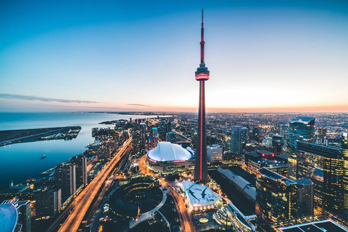 Cũng đứng ở vị trí thứ 7 trong danh sách các thành phố tuyệt vời nhất thế giới năm nay là Toronto. Đây là thành phố đông dân nhất tại Canada. Ảnh: seetorontonow.com.