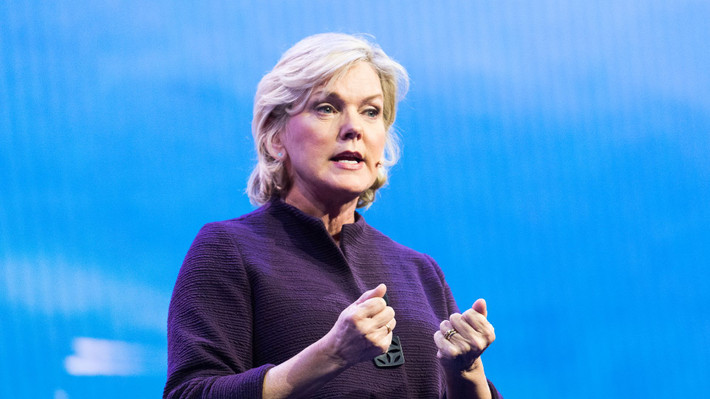 Bà Granholm sinh ngày 5/2/1959 tại Vancouver, British Columbia, Canada. Năm bà 4 tuổi, gia đình bà đã chuyển từ Canada tới California (Mỹ). Ảnh: Getty.