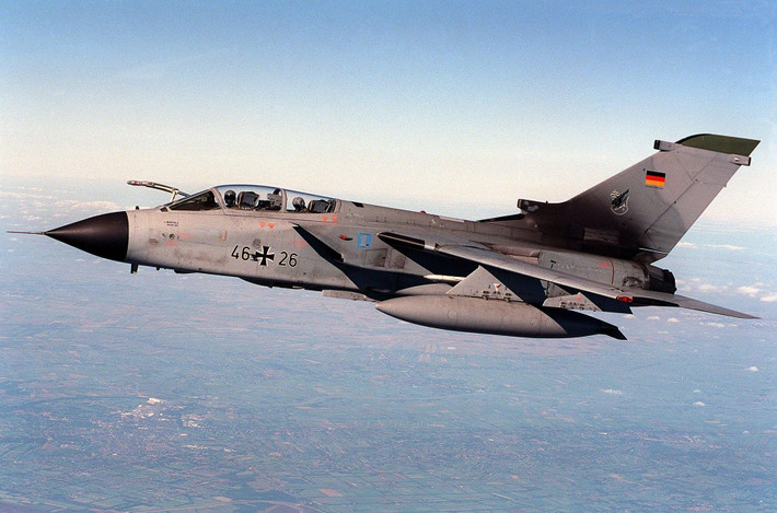 NATO có 1.600 máy bay chiến đấu để chống lại Nga ở châu Âu, nhưng vì lý do nào đó, chỉ có 35 chiếc Tornado ECR và 24 chiếc F-16CJ được các nhà phân tích của IISS phân loại là máy bay chống radar.