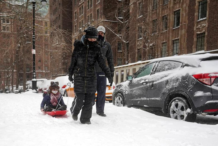 Thị trưởng New York Bill de Blasio cho biết đây có thể là trận bão tuyết lớn nhất mà thành phố chứng kiến trong vài năm qua.