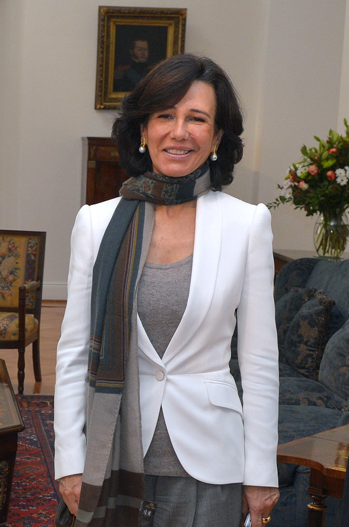 Bà Ana Patricia Botín, sinh năm 1960, chủ tịch của tập đoàn ngân hàng Tây Ban Nha Banco Santander - là người phụ nữ quyền lực thứ 8 trong năm 2020. Bà cũng đứng ở vị trí này trong năm 2019. Ảnh: Wikipedia.