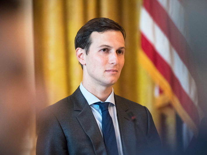 Trước đó, trong chiến dịch tranh cử của ông Trump hồi năm 2016, Jared Kushner chính là người giúp ông Trump giải quyết nhiều công việc lớn nhỏ, từ cố vấn cho chiến dịch tranh cử đến chăm sóc trang Facebook của bố vợ. Ảnh: Getty.