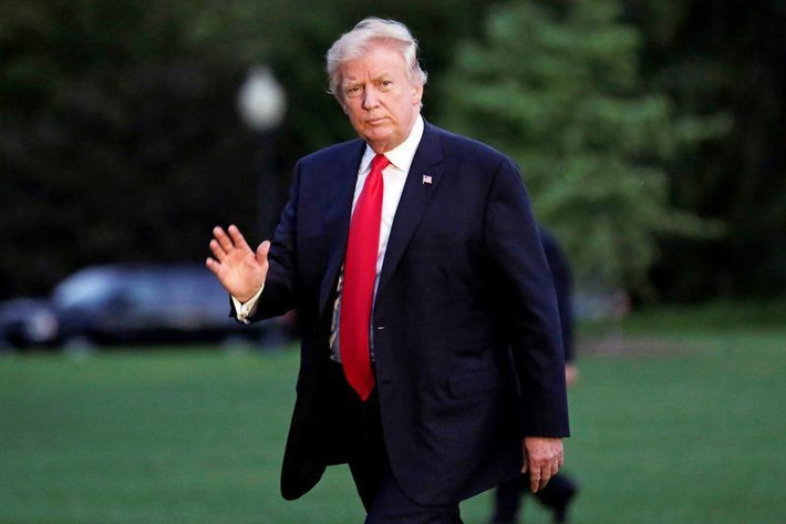 Tờ New York Times đưa tin, một nhóm nhỏ những người ủng hộ trung thành của ông Donald Trump (ảnh) trong Quốc hội đang âm mưu thách thức kết quả vào phút chót ở một số bang. Ảnh: Reuters.