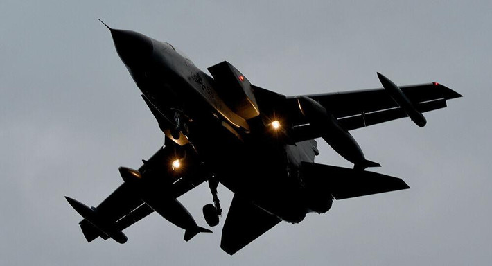 Ví dụ trong Chiến dịch Bão táp sa mạc, 4.400 máy bay chiến đấu đã tham gia, trong đó 110 máy bay chống radar, 10 máy bay trinh sát điện tử và 22 máy bay tác chiến điện tử.