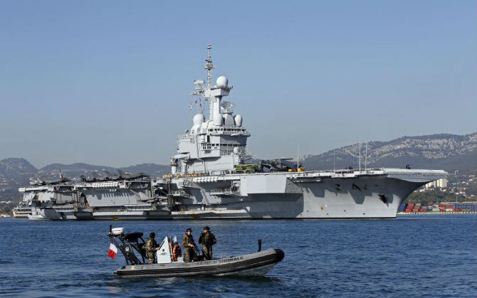 Tàu sân bay Charles de Gaulle sẽ được triển khai để tham gia chiến dịch quân sự chống IS tại Syria và Iraq.