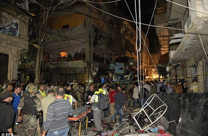 Vụ đánh bom kép ở Lebanon xảy ra ở khu vực thành trì của nhóm Hezbollah vào tối ngày 12/11 đã khiến gần 300 người thương vong. Sau đó, các thành viên nhóm phiến quân IS đã lên tiếng nhận trách nhiệm vụ tấn công này qua một tuyên bố trên mạng.