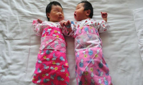 Tân Hoa Xã đưa tin ngày 29/10/2015, Trung Quốc đã quyết định bãi bỏ chính sách một con vốn được áp dụng trong nhiều thập kỷ qua ở nước này nhằm kiểm soát dân số.