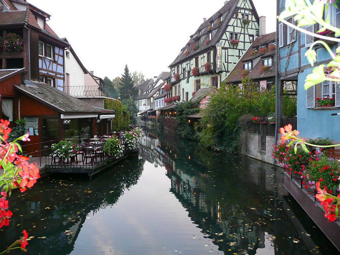 Colmar là một thị trấn ở vùng Alsace, miền đông bắc nước Pháp. Thị trấn Colmar cổ đại với nhiều công trình kiến trúc và viện bảo tàng.
