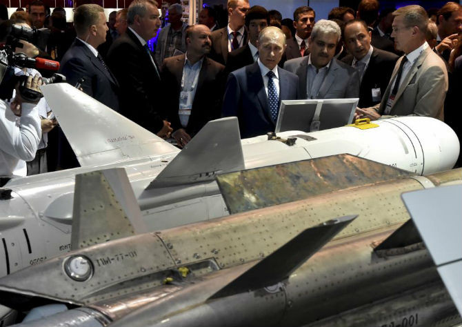 Tổng thống Nga Putin tại Triển lãm hàng không MAKS ở Zhukovsky, ngoại ô Moscow ngày 25/8/2015.