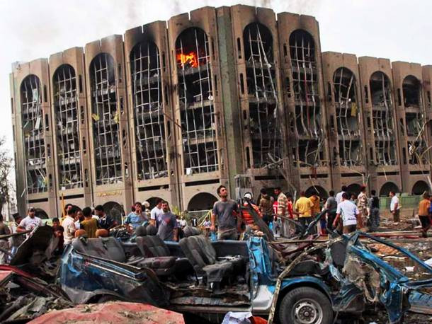 Hàng loạt vụ đánh bom xe và hai vụ tấn công bằng súng cối ngày 23/11/2006 tại Sadr City, Baghdad (Iraq) đã khiến ít nhất 215 người thiệt mạng và 257 người khác bị thương.