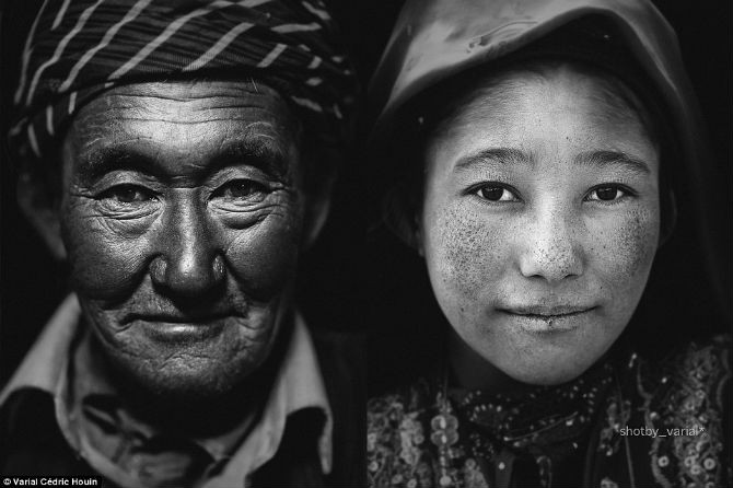 Nhiều người dân trong bộ lạc rất vui khi được chụp ảnh và sẵn sàng chia sẻ về cuộc sống của họ cho Varial.