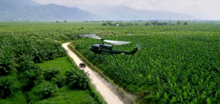 Nằm sâu trong khu rừng hoang vắng ở Caqueta, Colombia, Tranquilandia là “vương quốc” sản xuất cocaine. Nơi đây có 19 phòng thí nghiệm và 8 đường băng. Hồi tháng 3/1984, lực lượng chống ma túy đã đột kích vào cơ sở bên trong, thu giữ 7 máy bay và 13,8 tấn cocaine.