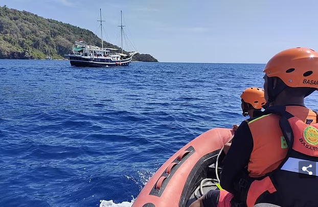 Các viên chức ở Đông Timor sau đó đã liên lạc với lực lượng bảo vệ bờ biển ở Indonesia. Các nhà chức trách hai bên đang điều tra vụ việc.