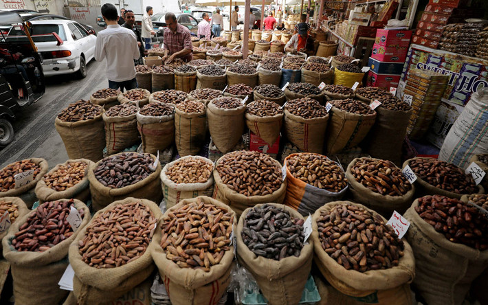 Bên trong một khu chợ ở thủ đô Cairo, Ai Cập, trong tháng ăn chay Ramadan.