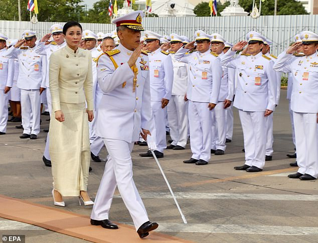 Bà Suthida đã thăng tiến rất nhanh trong Quân đội Thái Lan, khi từ Thiếu úy, bà đã được thăng lên hàm Đại tướng chỉ trong vòng 6 năm. Ảnh: EPA.