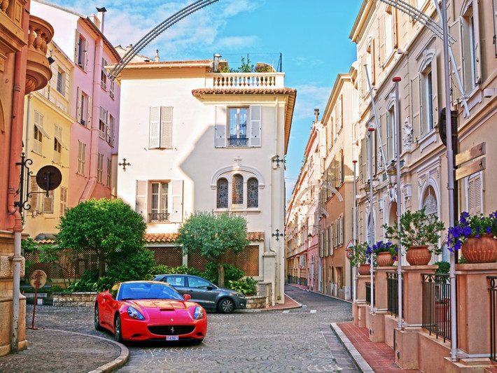 Giá nhà trung bình ở Monaco là 4.560 USD/0,09 m2, cao hơn cả ở New York hay Hong Kong.