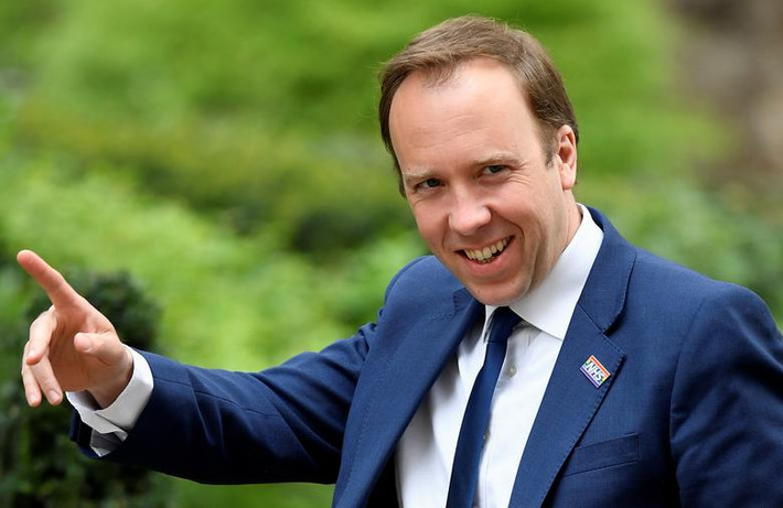 Ông Matthew Hancock, 40 tuổi, là Bộ trưởng Bộ Y tế và Chăm sóc Xã hội từ năm 2018. Ông đã ủng hộ Anh ở lại EU trong cuộc trưng cầu dân ý 3 năm trước.