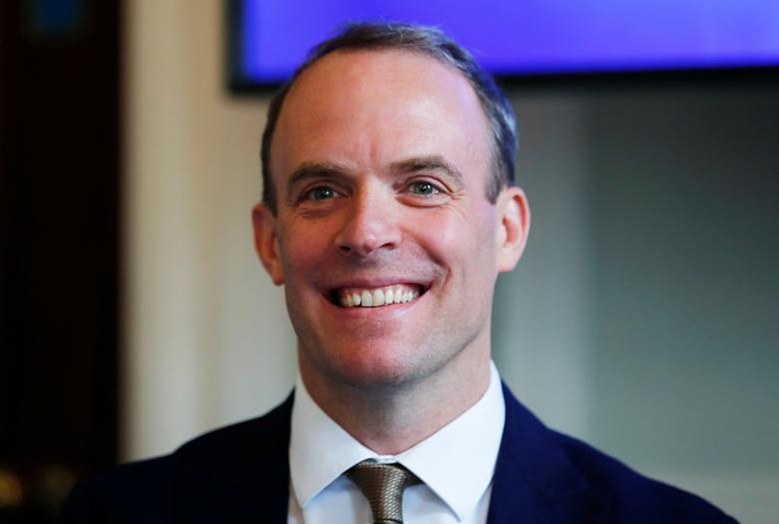 Dominic Raab, 45 tuổi, đã từ chức Bộ trưởng Brexit vào năm ngoái nhằm phản đối dự thảo thoả thuận Brexit của bà May.