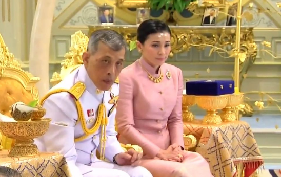 Năm 2013, bà Suthida được thưởng 6 huy chương. Cũng năm đó, bà được đề bạt lên chức Thiếu tướng quân đội. Ảnh: Bloomberg.