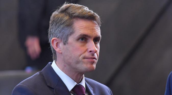 Ông Gavin Williamson sinh ngày 25/6/1976 tại Scarborough, là một chính trị gia thuộc Đảng Bảo thủ Anh. Ảnh: DW.