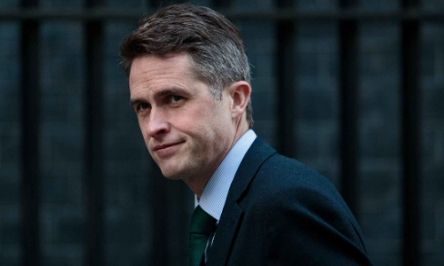 Ngày 1/5, Bộ trưởng Quốc phòng Anh Gavin Williamson đã bị sa thải do có bằng chứng thuyết phục rằng ông phải chịu trách nhiệm cho vụ rò rỉ thông tin từ Hội đồng An ninh Quốc gia về sự liên quan của Tập đoàn Huawei với mạng 5G của Anh. Ảnh: CNN.