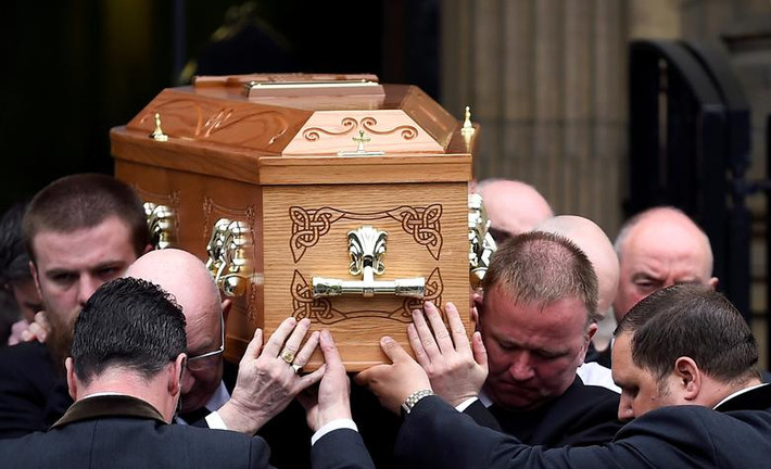 Lễ tang của nhà báo Lyra McKee tại nhà thờ St.Anne, Belfast, Bắc Ireland, ngày 24/4. Nhà báo Lyra đã thiệt mạng do trúng đạn trong một vụ bạo động ở Londonderry.
