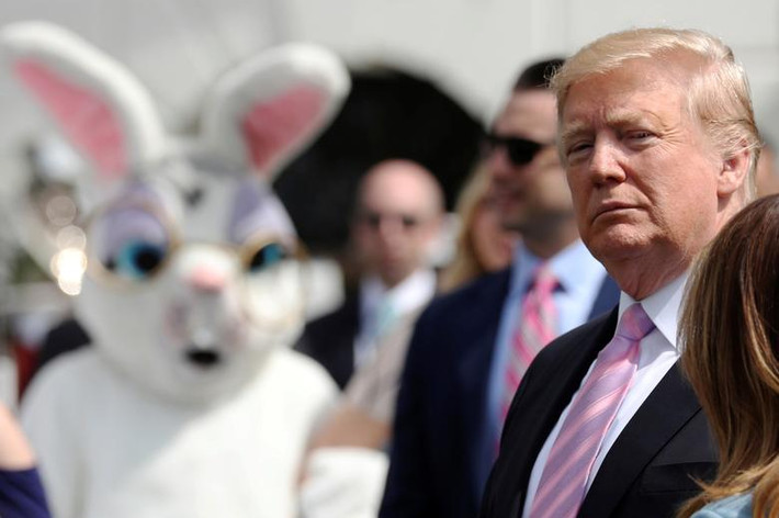 Tổng thống Mỹ Donald Trump và Đệ nhất phu nhân Melania đã tổ chức các hoạt động mừng lễ Phục sinh tại Nhà Trắng ở thủ đô Washington ngày 22/4.