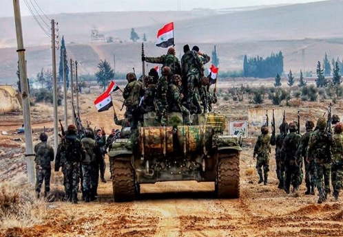 "Cụ thể, lực lượng chính phủ Damascus đã tấn công hàng loạt cứ điểm của nhóm khủng bố tại thị trấn Murak, Kafar Zita và al-Latamineh ở Bắc Hama, cùng các khu Tarmila, al-Habit, Kanasfareh, Ma'ar Zita, Karaseh, al-Naqir, Arinbeh, Sarjeh, Qaminas, Khan Sheikhoun, al-Rakaya, Qasibin, Ariha và Sheikh Mostafa ở Nam Idlib", al-Watan viết. Ảnh: TN.
