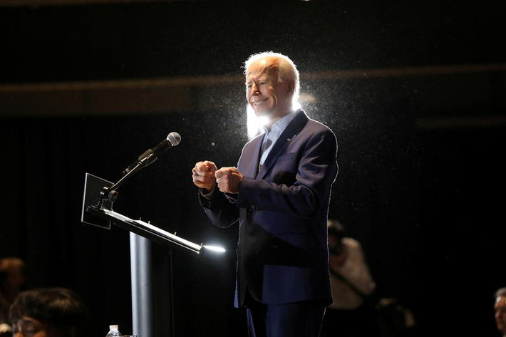 Ông Joe Biden phát biểu trong cuộc vận động tranh cử ở Cedar Rapids, bang Iowa, ngày 30/4.