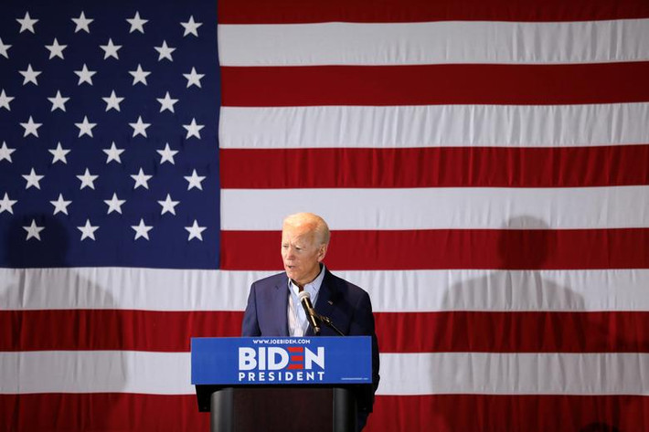 Ứng viên Tổng thống Mỹ Joe Biden phát biểu trong chiến dịch tranh cử tại bang Iowa ngày 30/4.