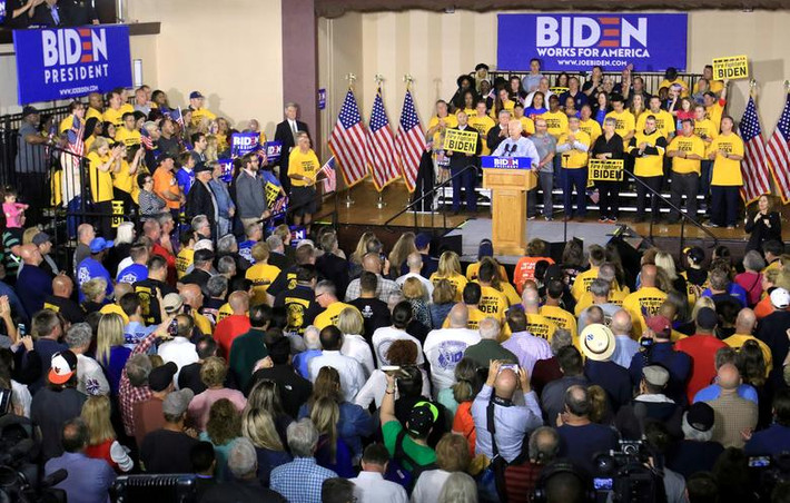 Được biết, ông Joe Biden nhận được 6,3 triệu USD tiền ủng hộ trong vòng 24 giờ sau khi tuyên bố tranh cử tổng thống, vượt qua các ứng viên đảng Dân chủ khác.