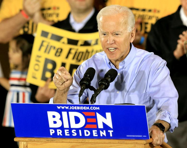 Cựu Phó Tổng thống Mỹ Joe Biden phát biểu trước đám đông người ủng hộ ở Pittsburgh ngày 29/4.