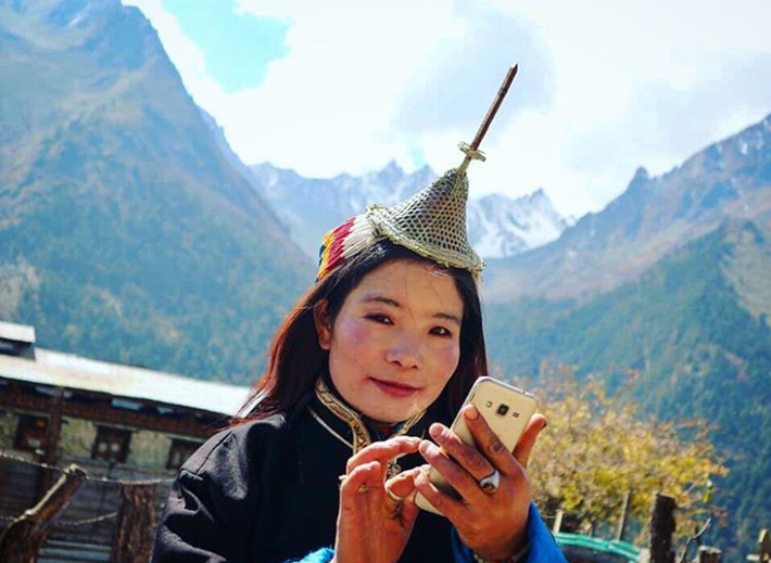 Tại Bhutan, ti vi hay internet từng bị cấm sử dụng cho tới khi quốc vương quyết định hủy bỏ lệnh cấm này.