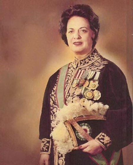 Năm 1965, bà Parsa được bổ nhiệm làm Thứ trưởng Giáo dục Iran trong nội các chính phủ Thủ tướng Amir-Abbas Hoveyda. Được biết, đây là lần đầu tiên trong lịch sử Iran, một phụ nữ đảm nhiệm chức vụ trong nội các. Ảnh: Iranian.