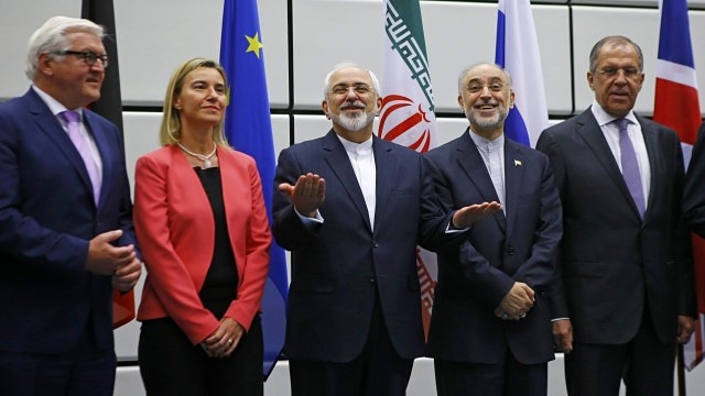 Vào tháng 7/2015, Iran và nhóm cường quốc thế giới P5+1, bao gồm Mỹ, Nga, Trung Quốc, Anh, Pháp và Đức, đã đạt được thỏa thuận hạt nhân sau hơn một thập kỷ đàm phán. Ảnh: Guardian.