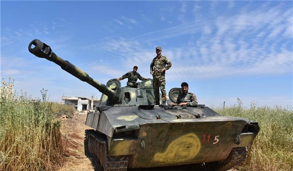 Các đơn vị Quân đội Syria tiếp tục giao tranh với nhóm khủng bố HTS ở Tây Bắc Hama hôm 16/5, sau khi giành quyền kiểm soát thị trấn al-Hawiz và tái chiếm ngôi làng Hawiz Foqani, Hawiz Tahtani và Hawiz Horiya. Ảnh: FNA.
