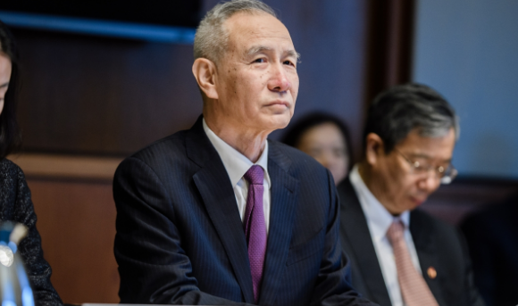 Phó Thủ tướng Trung Quốc Lưu Hạc sinh ngày 25/1/1952 tại thủ đô Bắc Kinh. Ông từng học cùng trường với Chủ tịch Trung Quốc Tập Cận Bình hồi cấp hai. Ảnh: OP.