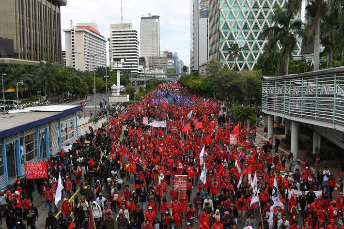 Cuộc tuần hành của hàng nghìn công nhân ở Jakarta, Indonesia, trong ngày Quốc tế Lao động vừa qua.