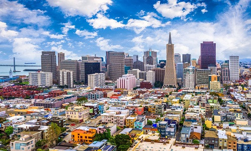 Đây cũng là một thành phố giàu có ở nước Mỹ, với thu nhập của một hộ gia đình trung bình ở thành phố này là khoảng 98.710 USD. Được biết, San Francisco có số lượng tỷ phú nhiều thứ ba trên cả nước.