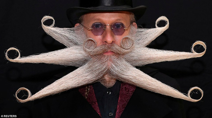 Cuộc thi do Hiệp hội râu, ria thế giới (World Beard and Moustache Association) tổ chức đã thu hút hàng trăm thí sinh với những bộ râu quái dị nhất hành tinh.