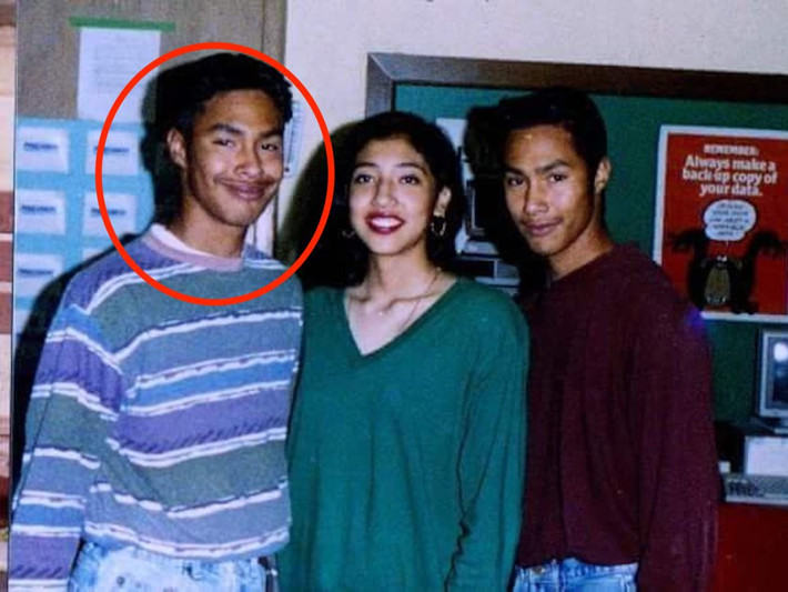 Cựu Bộ trưởng Nhà ở và Phát triển Đô thị Mỹ Julian Castro, 44 tuổi, cũng thông báo sẽ tham gia cuộc đua vào Nhà Trắng năm sau. Ông tốt nghiệp trường trung học Jefferson ở San Antonio vào năm 1992. Ở trường, ông Julian Castro chơi nhiều môn thể thao như bóng đá, bóng rổ và tennis,...