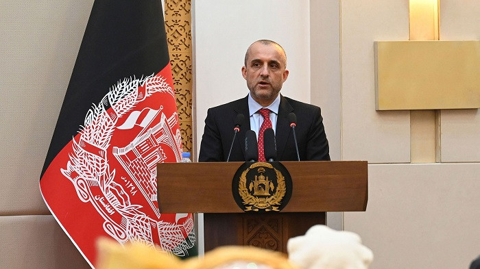 Ông là thành viên của Liên minh phương Bắc chống Taliban trong cuộc nội chiến tại Afghanistan sau khi Tổng thống Afghanistan khi đó là Mohammed Najibullah bị lật đổ năm 1992.