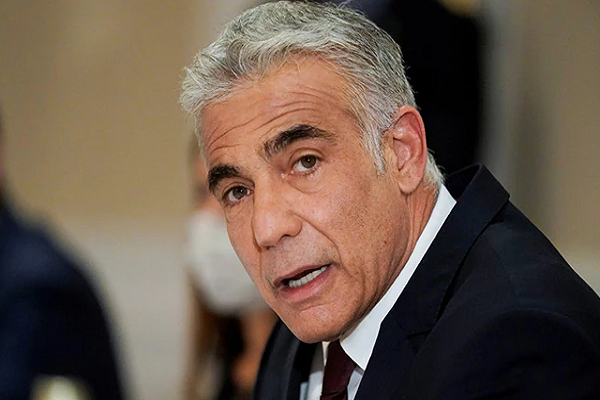 Trong cuộc điện đàm với người đồng cấp Anh sau đó, Ngoại trưởng Israel Yair Lapid (ảnh) đã yêu cầu một hành động đáp trả cứng rắn. Ảnh: NDTV.