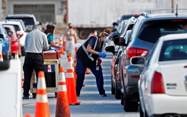 Tại bang California, 8 hạt trong khu vực Vịnh San Francisco sẽ phải thực hiện quy định đeo khẩu trang bắt buộc trong không gian kín, tính từ ngày 3/8. Ảnh: Reuters.