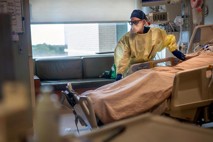 Theo dữ liệu của Đại học Johns Hopkins, bang Louisiana có mức trung bình về số ca mắc mới tính theo đầu người trong 7 ngày cuối tháng 7/2021 cao nhất cả nước. Ước tính, cứ 100.000 người dân thì có 77 ca mắc mới mỗi ngày trong 1 tuần.