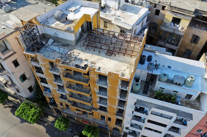 Thủ tướng Li Băng khi đó là ông Hassan Diab ban đầu cho biết thảm họa bắt nguồn từ 2.700 tấn ammonium nitrate trữ trong nhà kho phát nổ, không liên quan tới các hoạt động khủng bố hay tấn công hạt nhân.