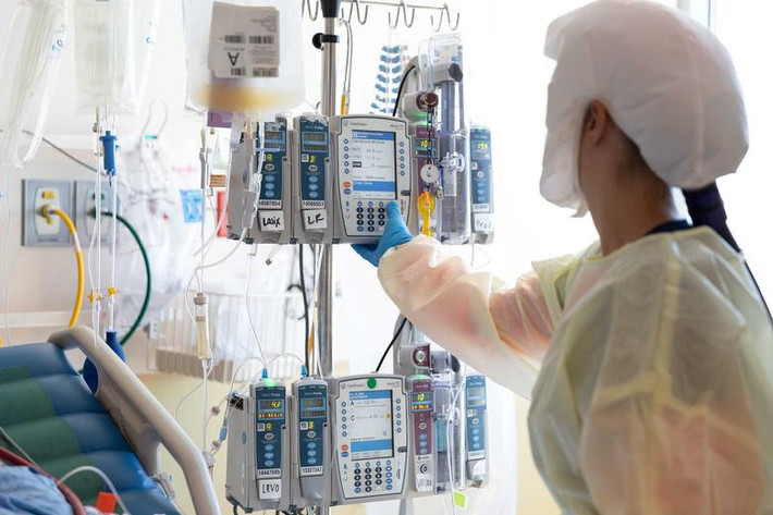 Theo thống kê của Reuters, số ca mắc COVID-19 mới của Mỹ đã tăng 81% trong vòng hai tuần qua, chạm mức 1,67 triệu ca.