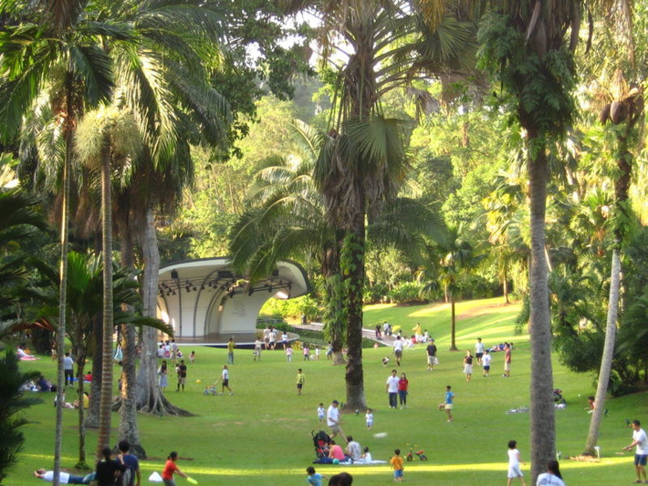 Theo Holidify, người dân Singapore có tốc độ đi bộ nhanh nhất thế giới, khoảng 6,15 km/h. Ảnh: Wikipedia.